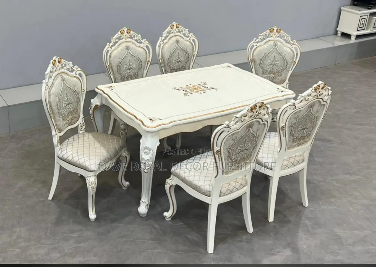 Quality Royal Dinning Set.