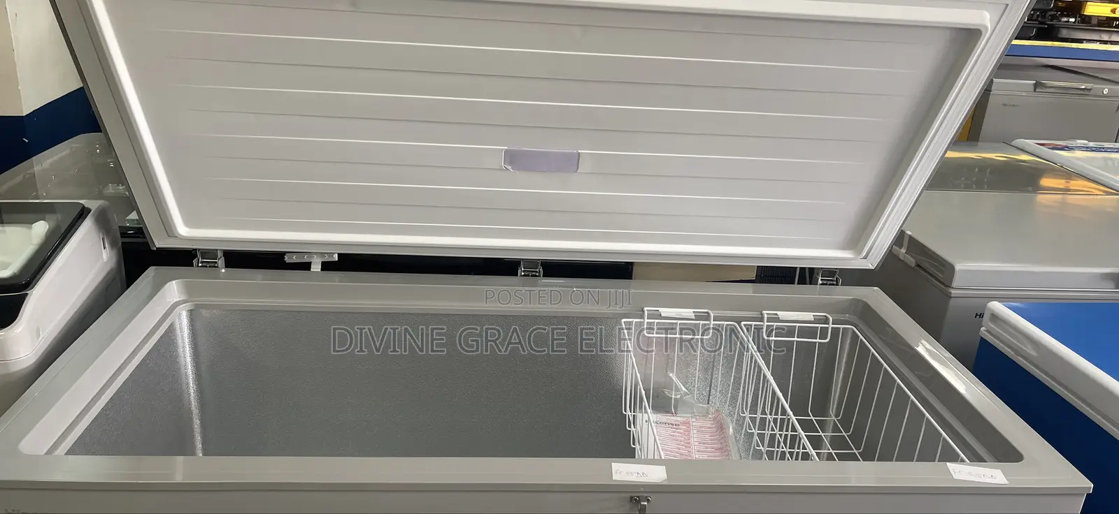 420 Litres Hisense Chest Freezer