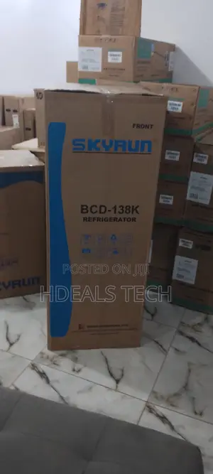 Brand New Top Freezer 138 Litres Refrigerator < Skyrun