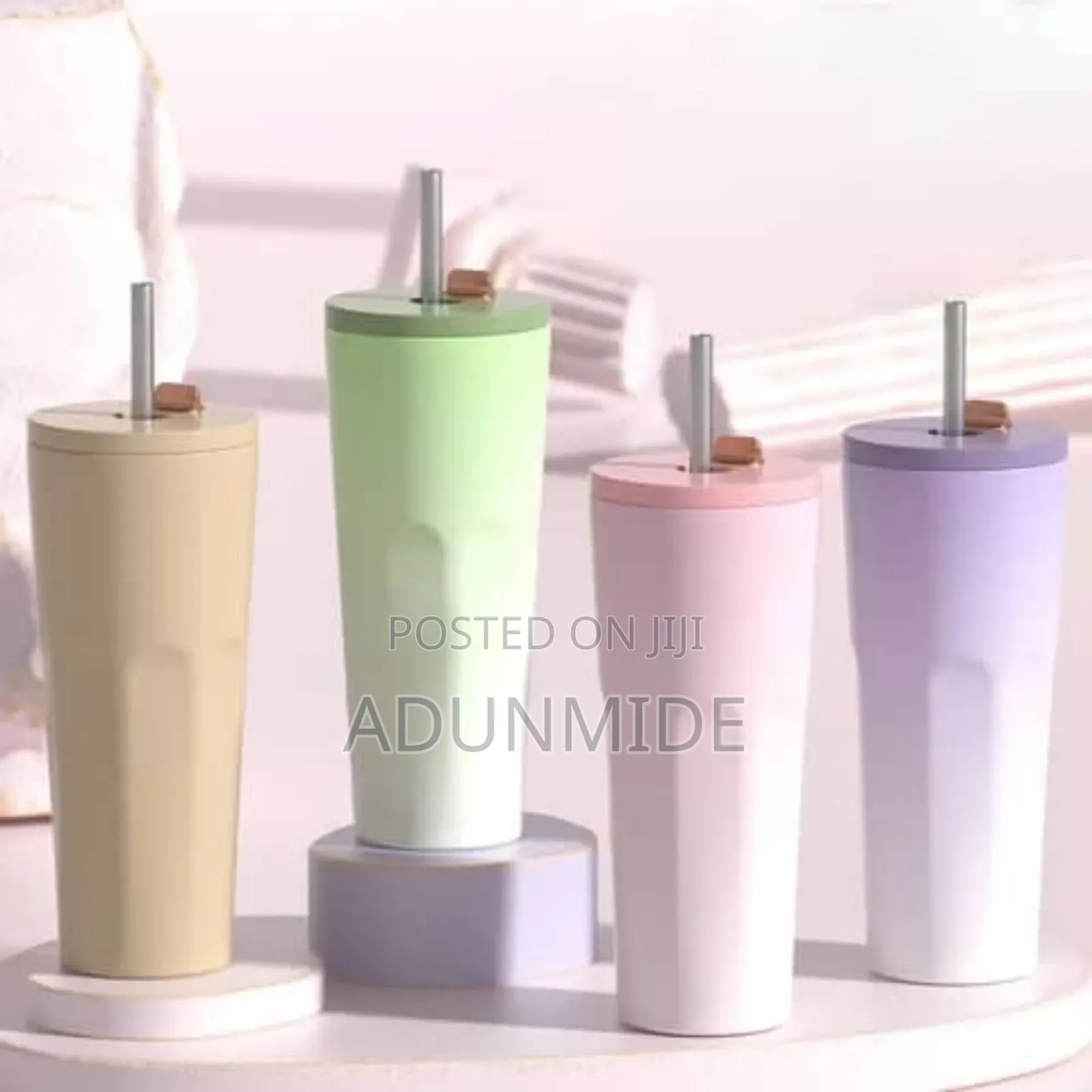 Vacuum Mug With Automatic Bouncing Straw