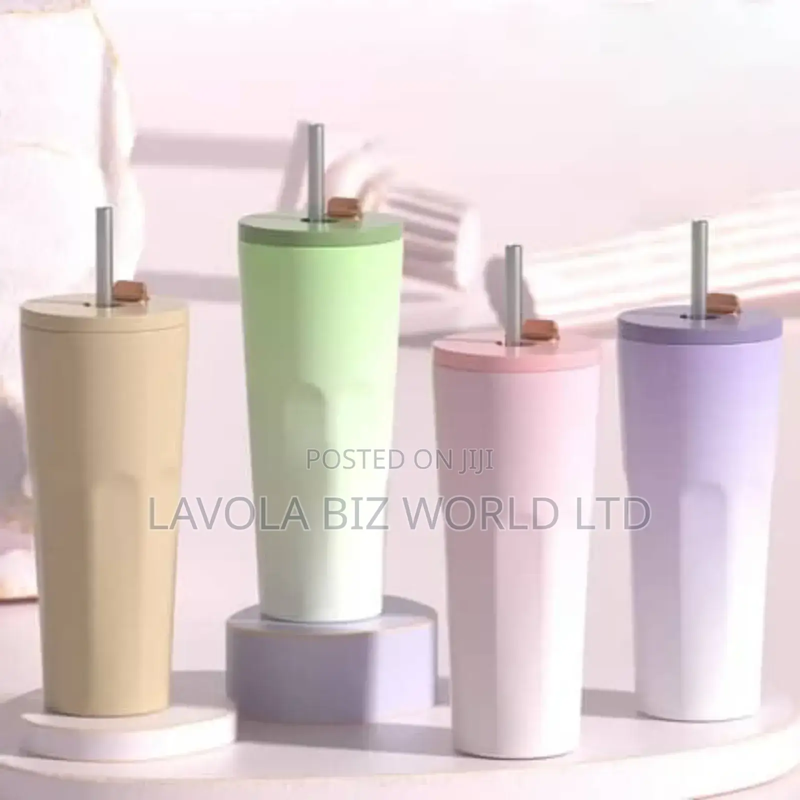 Vacuum Mug With Automatic Bouncing Straw