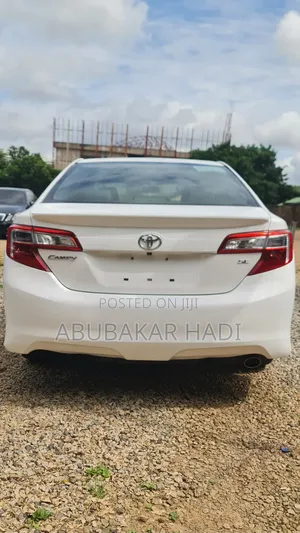 Toyota Camry SE 4dr Sedan (2.5L 4cyl 6A) 2014 White