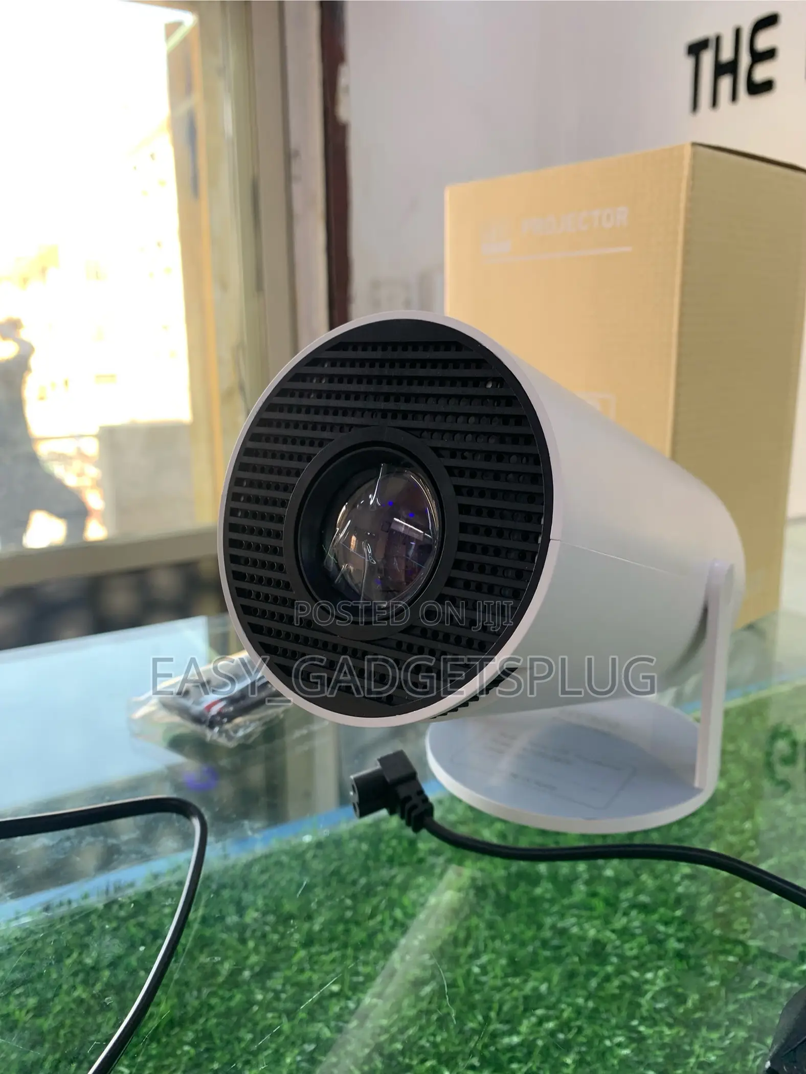 Mini Projector LED With Wifi and Youtube