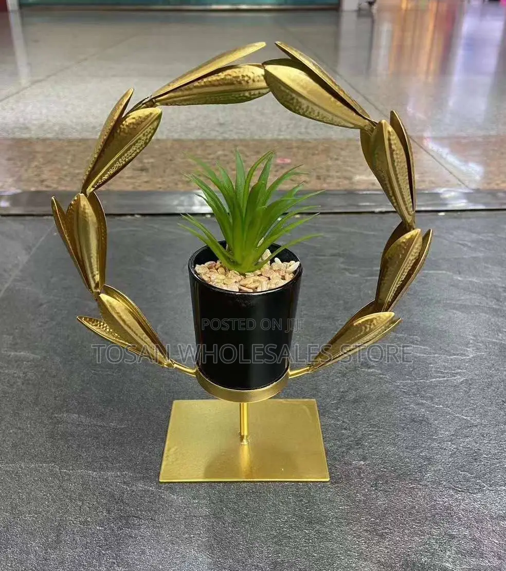 Beautiful Table Flower/Pop Decor