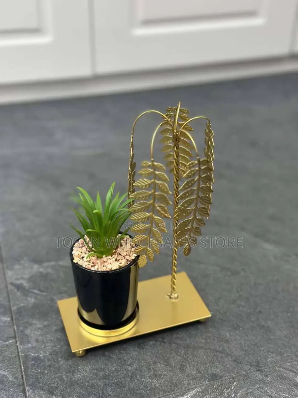 Beautiful Table Flower/Pop Decor