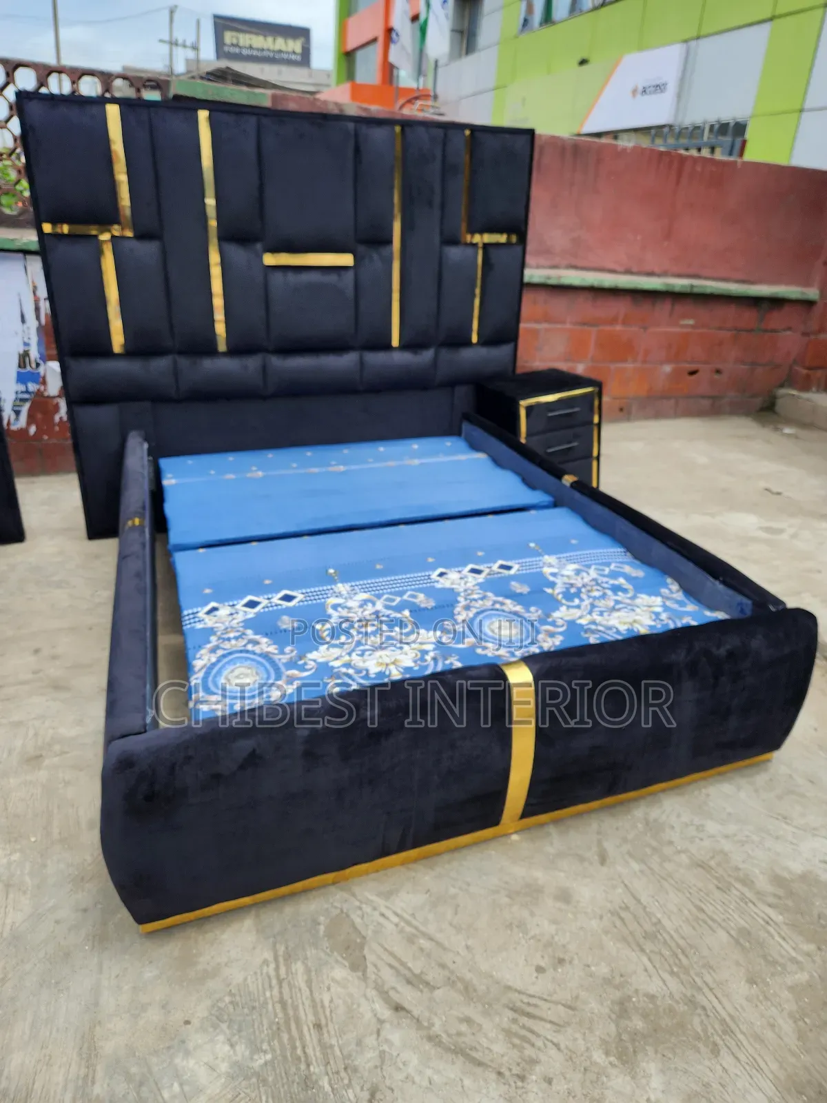 Four and Half by 6 Bed Set With Its Bed Side