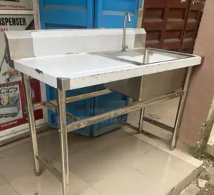 Single Right Sink With Side Tap