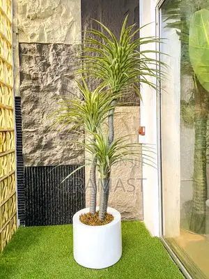 Half Wide Cylinder Fiberglass Vass Potted With Artificial