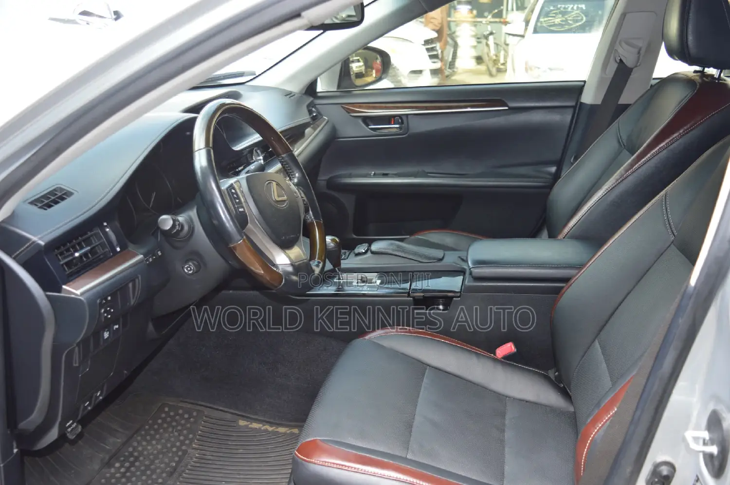 Lexus ES 2015 Silver