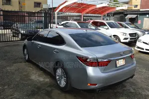 Lexus ES 2015 Silver