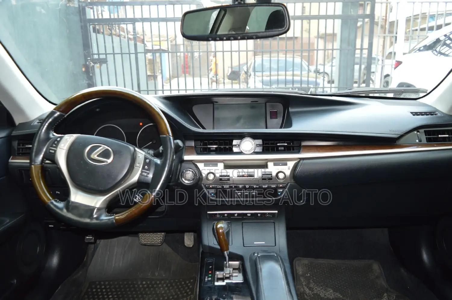 Lexus ES 2015 Silver