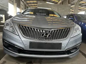 Photo - Hyundai Grandeur 2015 Gray
