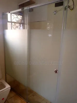 Oti's Style Shower