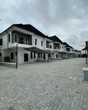 4bdrm Duplex in Lekki Phase 2 for rent