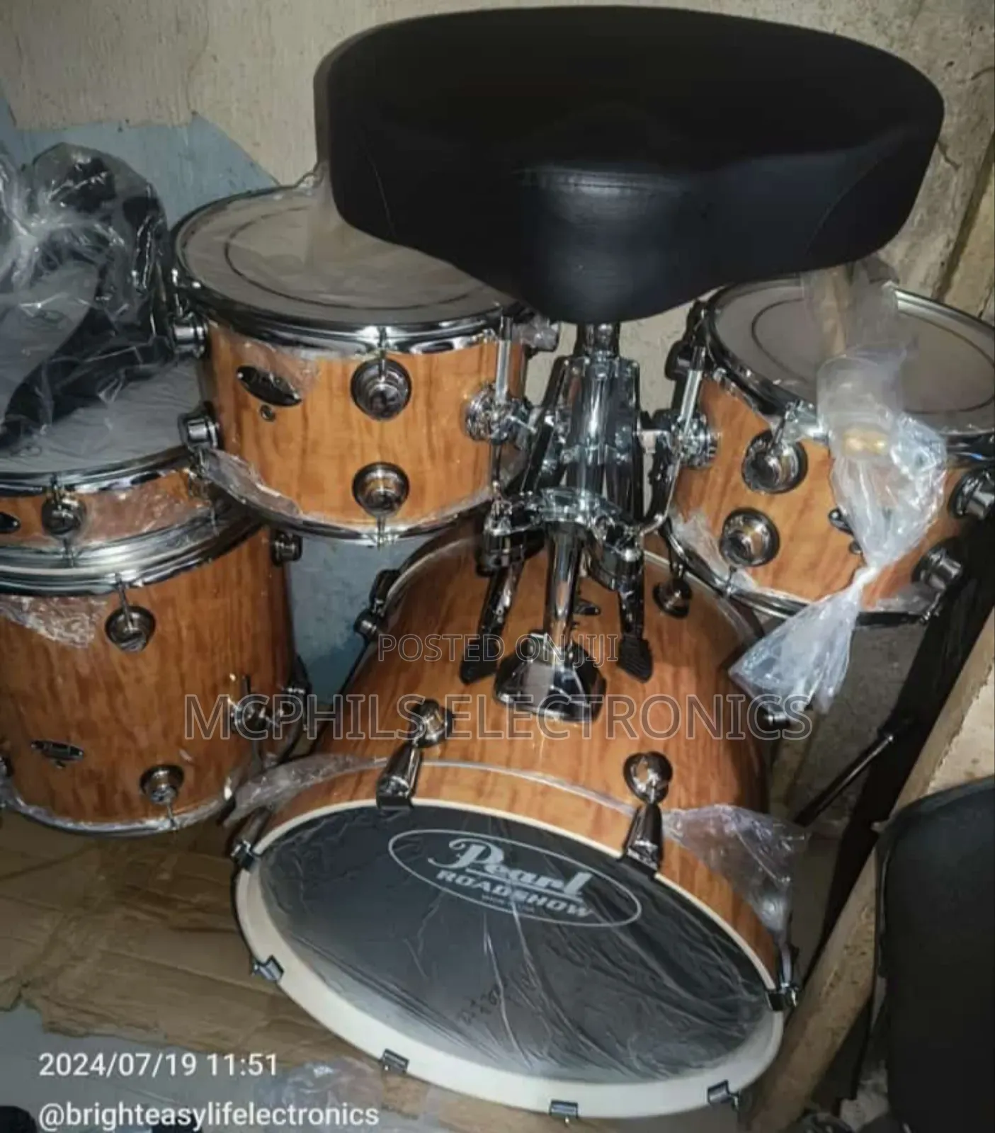 Pearl Roadshow Drum Set