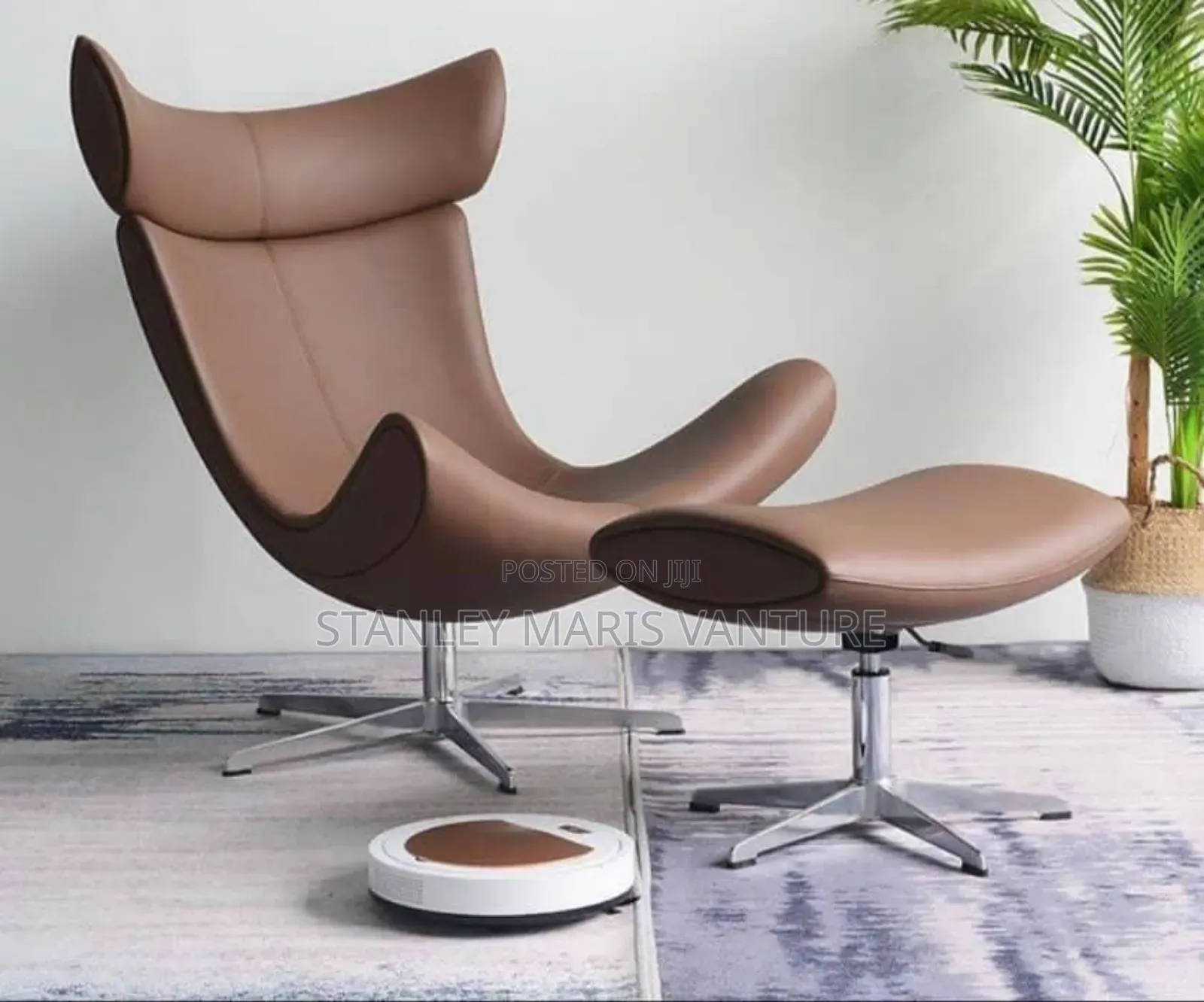 Luxurious Single Sofa With Footrest