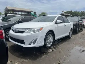 Toyota Camry 2013 Off white