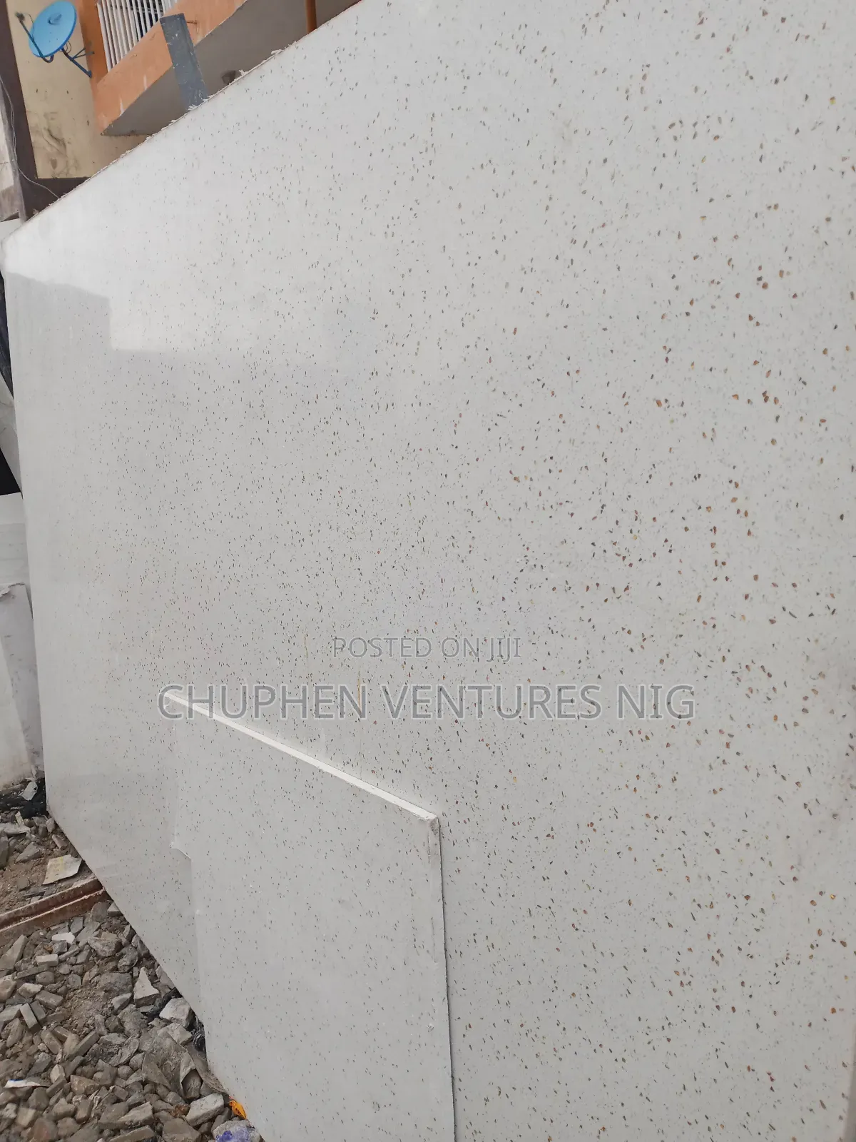 Quartz White Gold Spotted