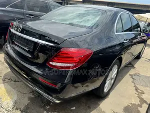 Mercedes-Benz E300 2017 Black