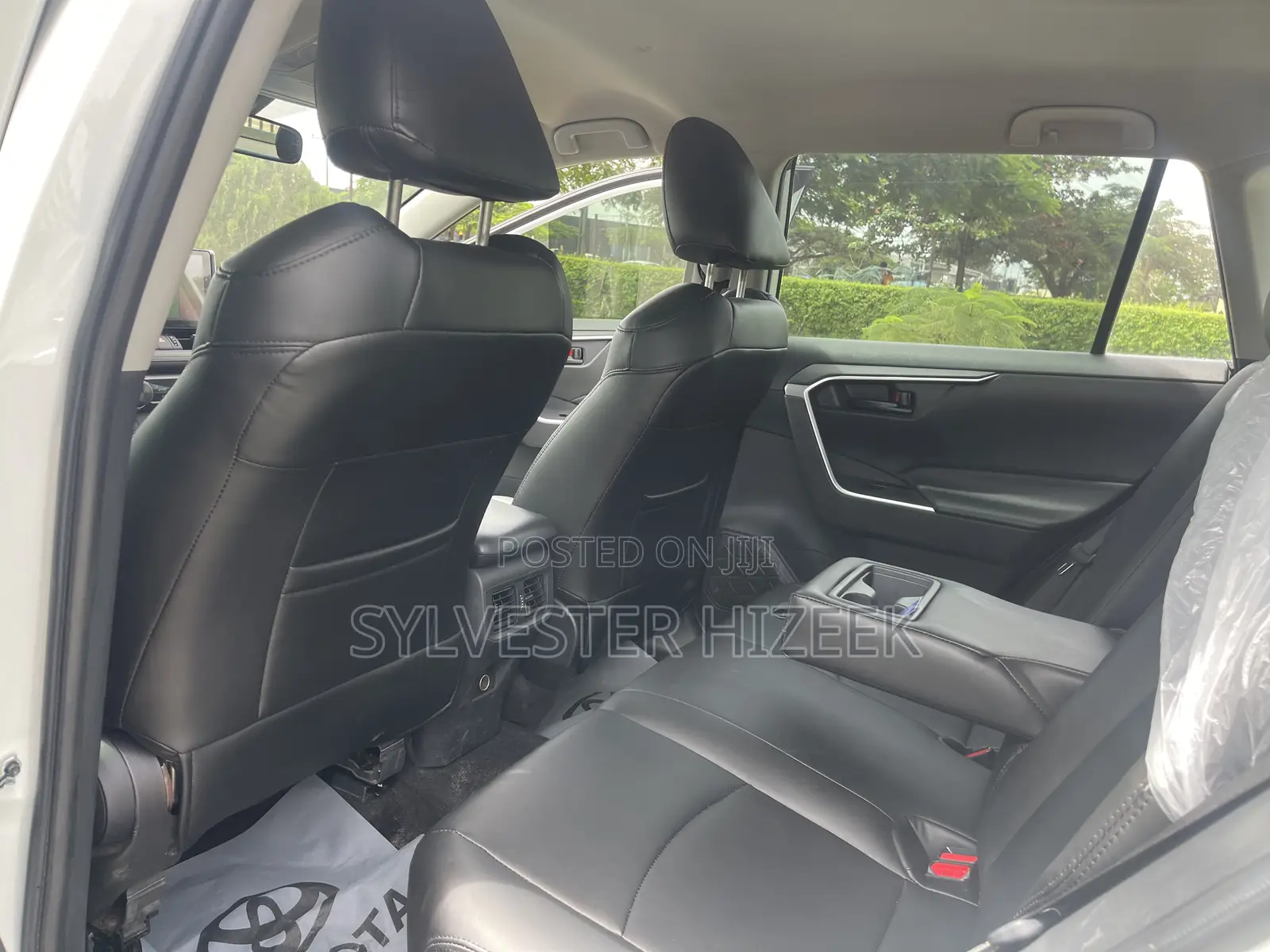 Toyota RAV4 2021 White