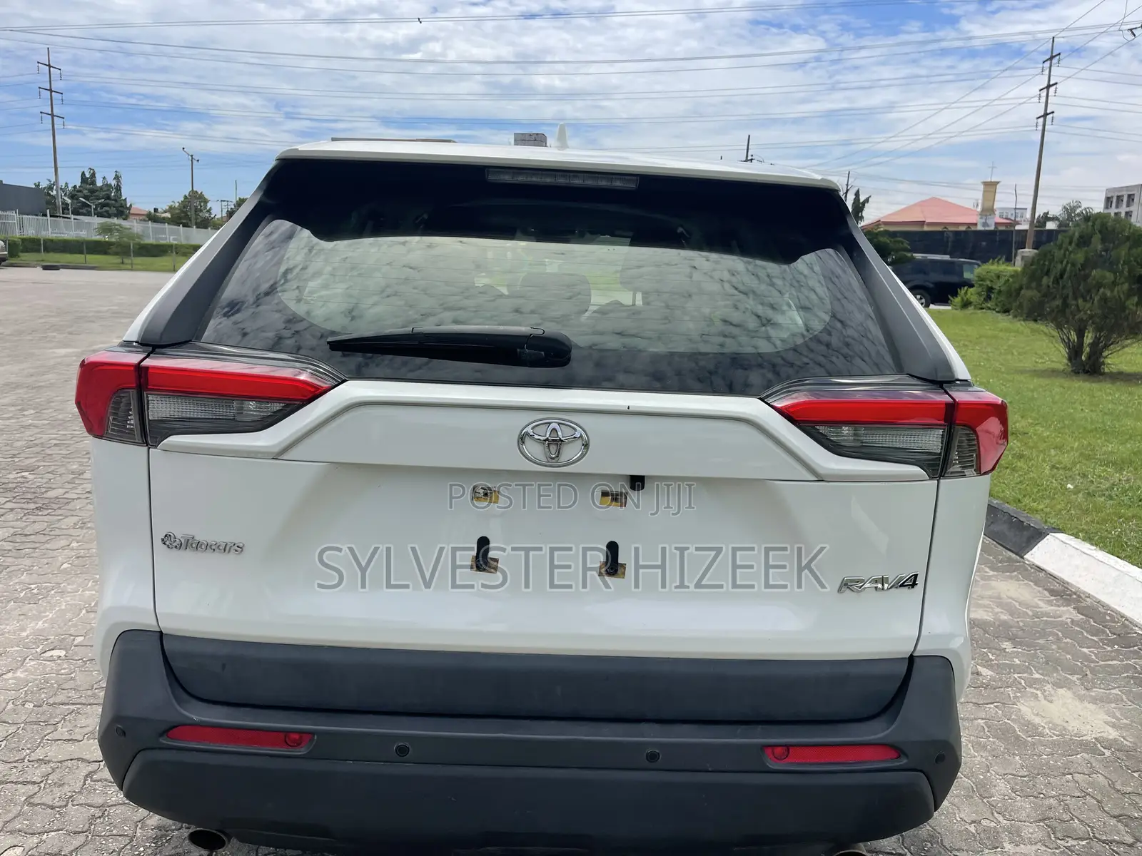 Toyota RAV4 2021 White