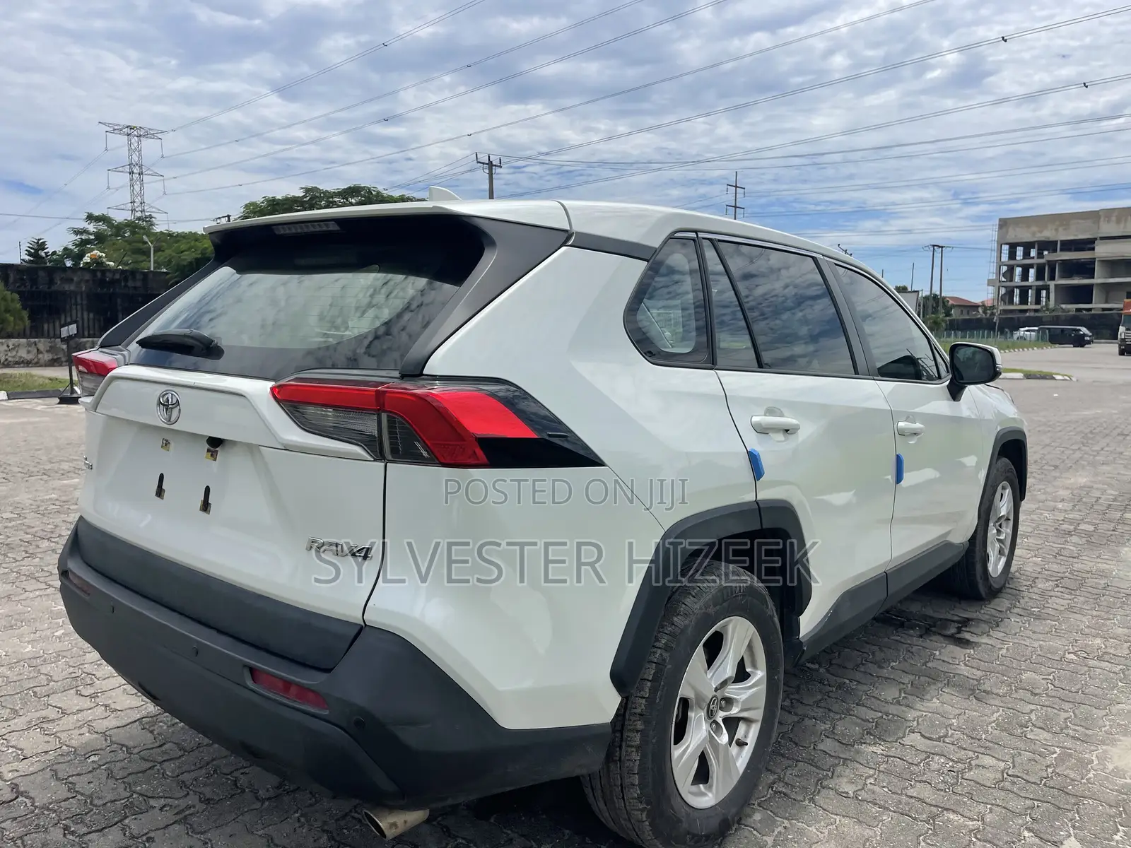 Toyota RAV4 2021 White