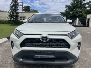 Toyota RAV4 2021 White