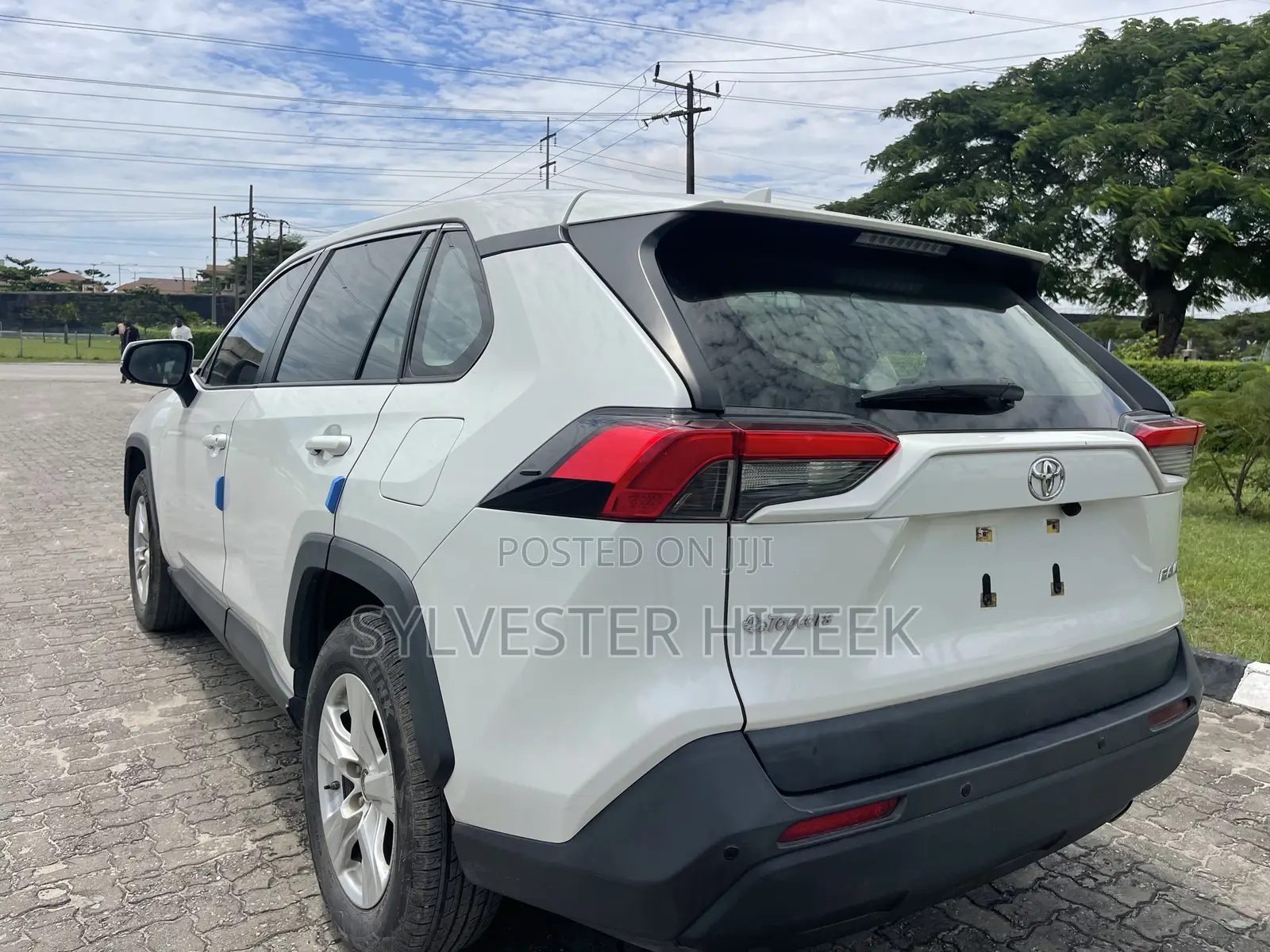 Toyota RAV4 2021 White