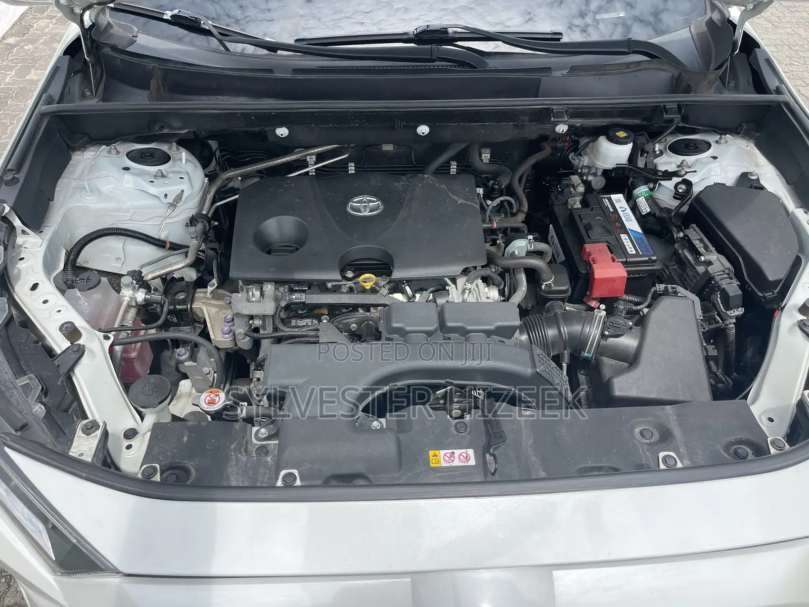 Toyota RAV4 2021 White