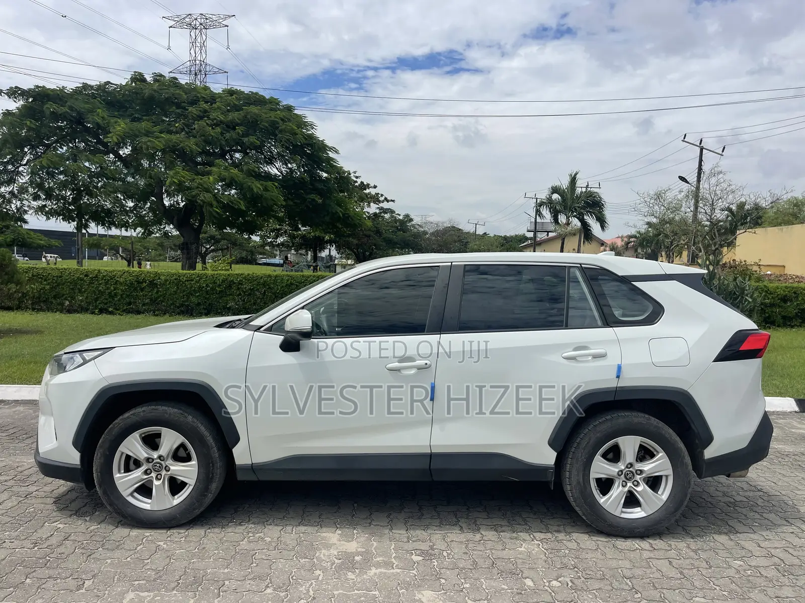 Toyota RAV4 2021 White