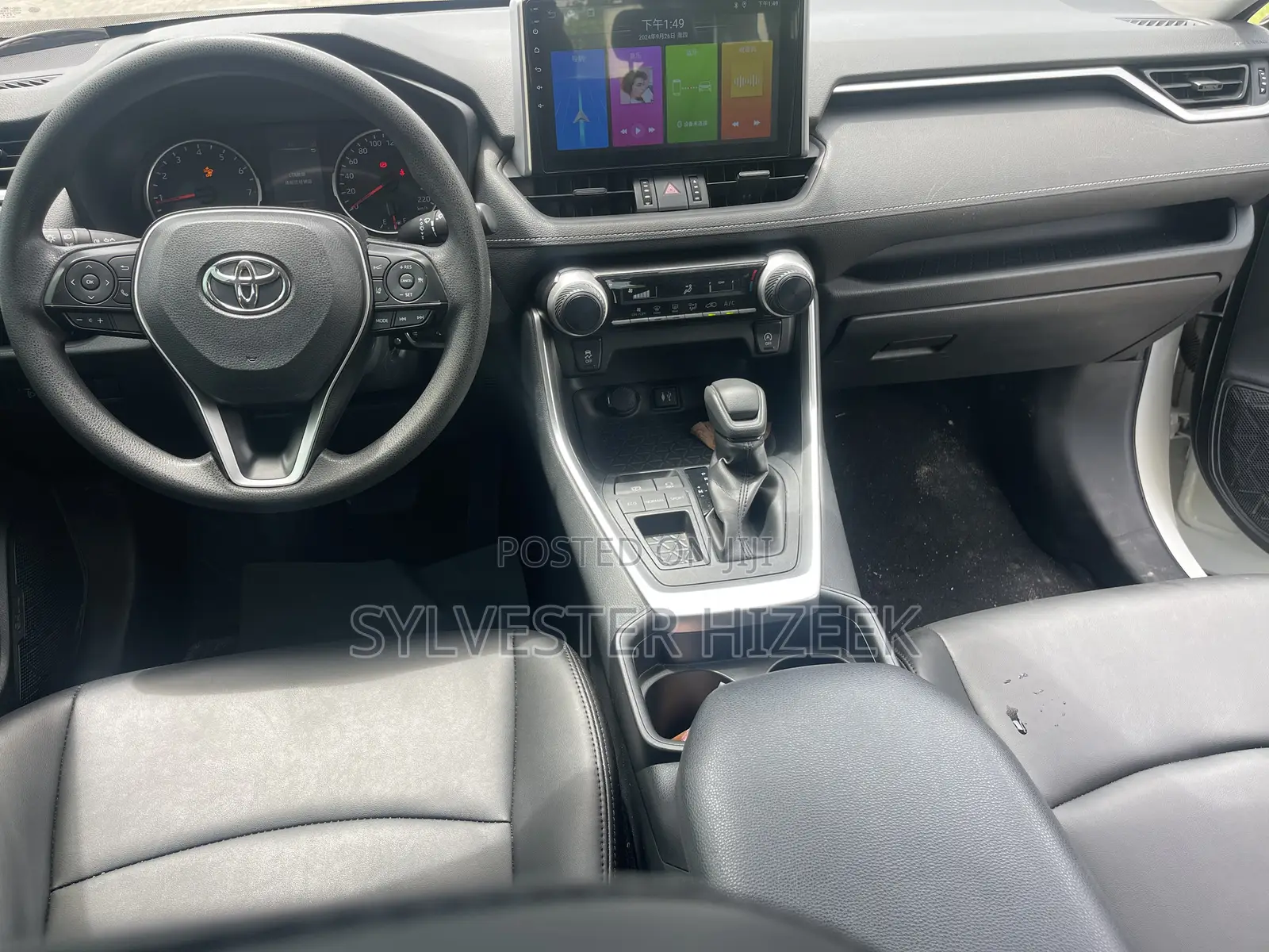 Toyota RAV4 2021 White