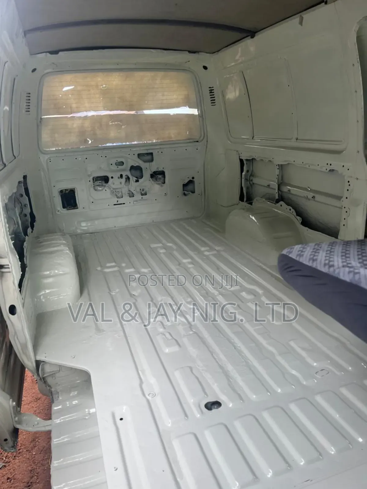 Toyota HiAce 2003 White