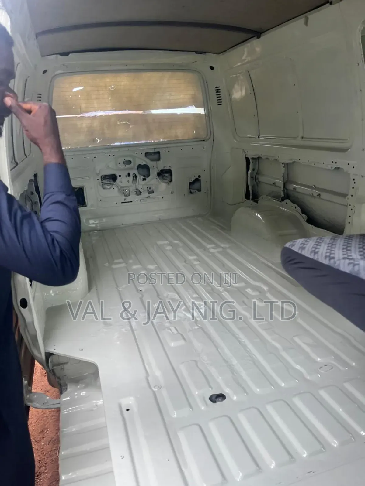 Toyota HiAce 2003 White