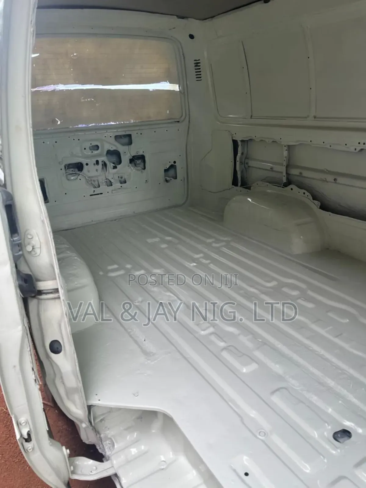 Toyota HiAce 2003 White