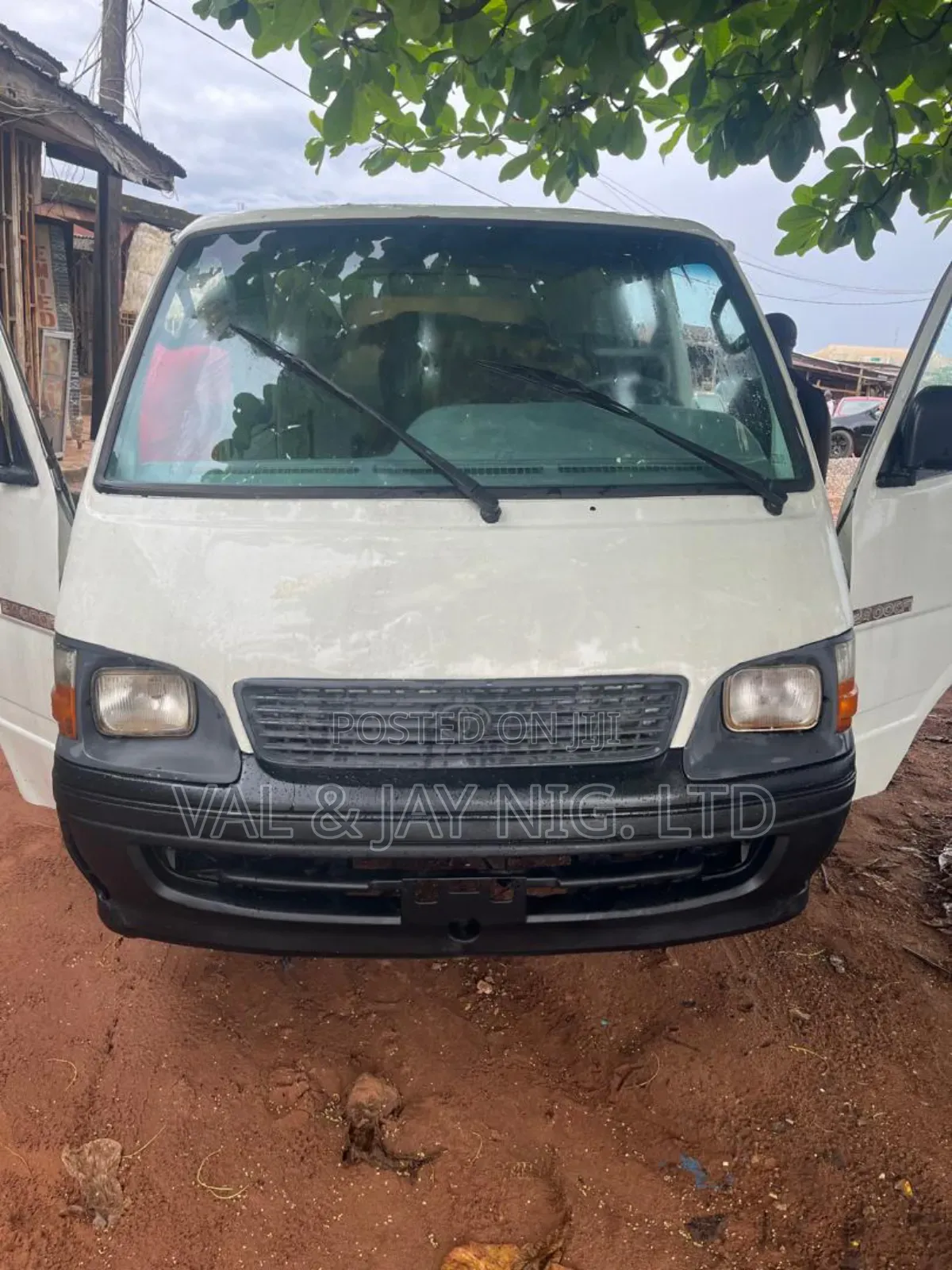 Toyota HiAce 2003 White
