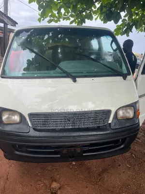 Toyota HiAce 2003 White