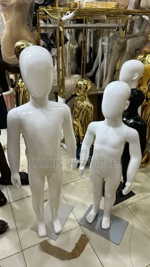 White Fiber Faceless Chrome Children Mannequin
