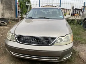 Toyota Avalon 2002 Gold