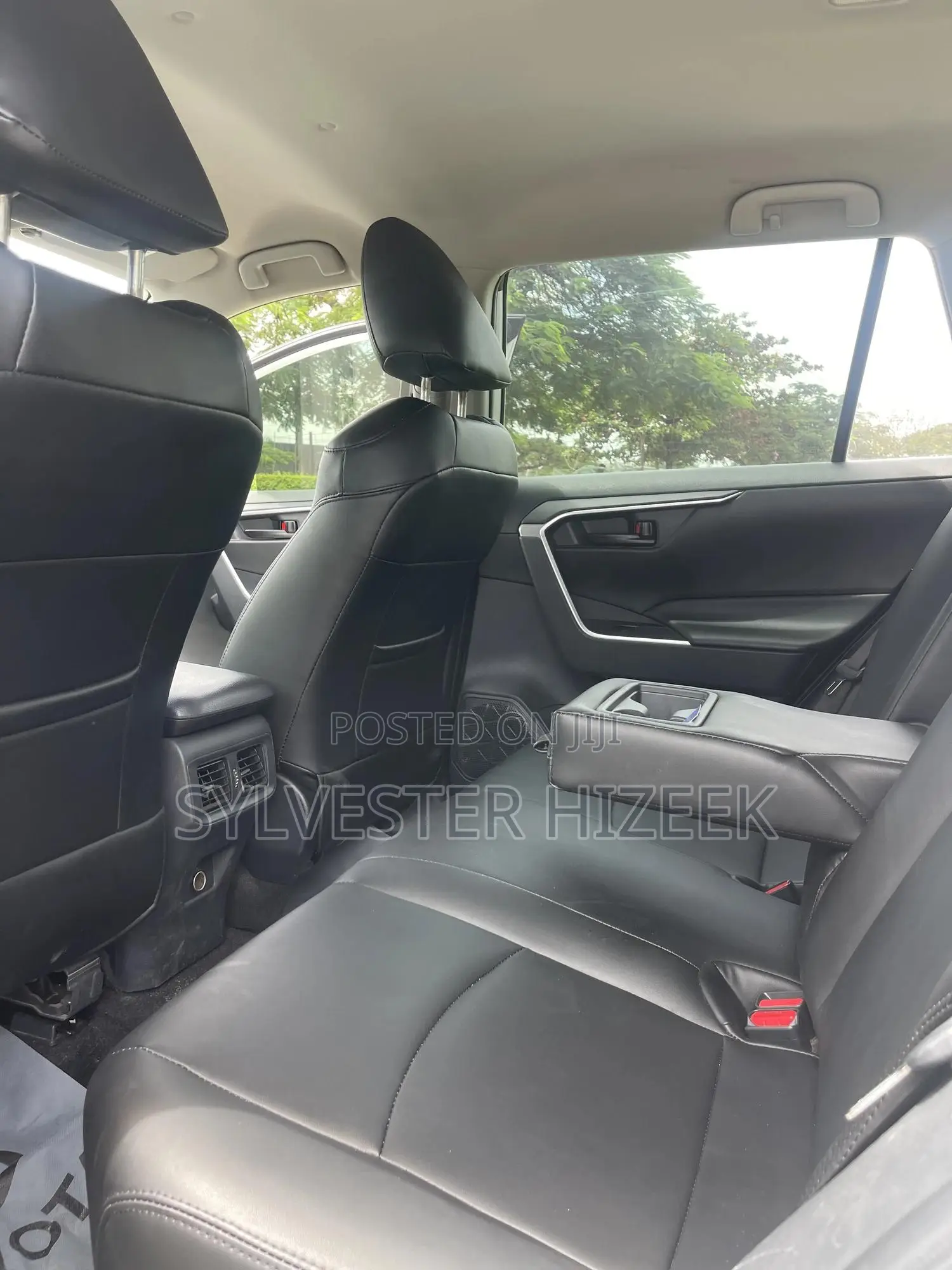 Toyota RAV4 2021 White