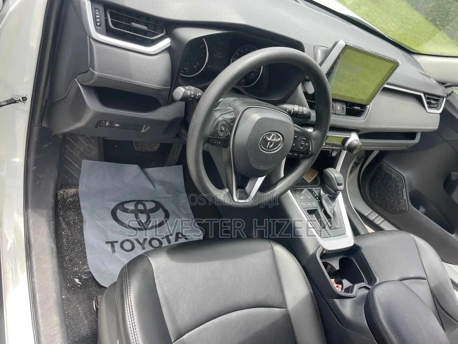 Toyota RAV4 2021 White