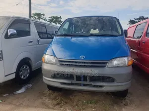 Toyota HiAce 2005 Blue