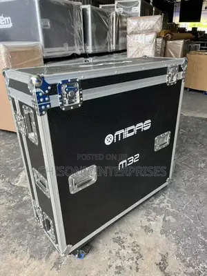 Flyte Case M32 Rack