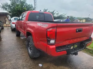 Toyota Tacoma TRD Off Road 2018 Red