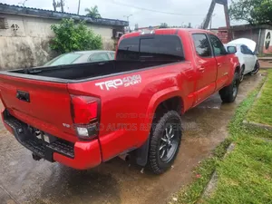Toyota Tacoma TRD Off Road 2018 Red
