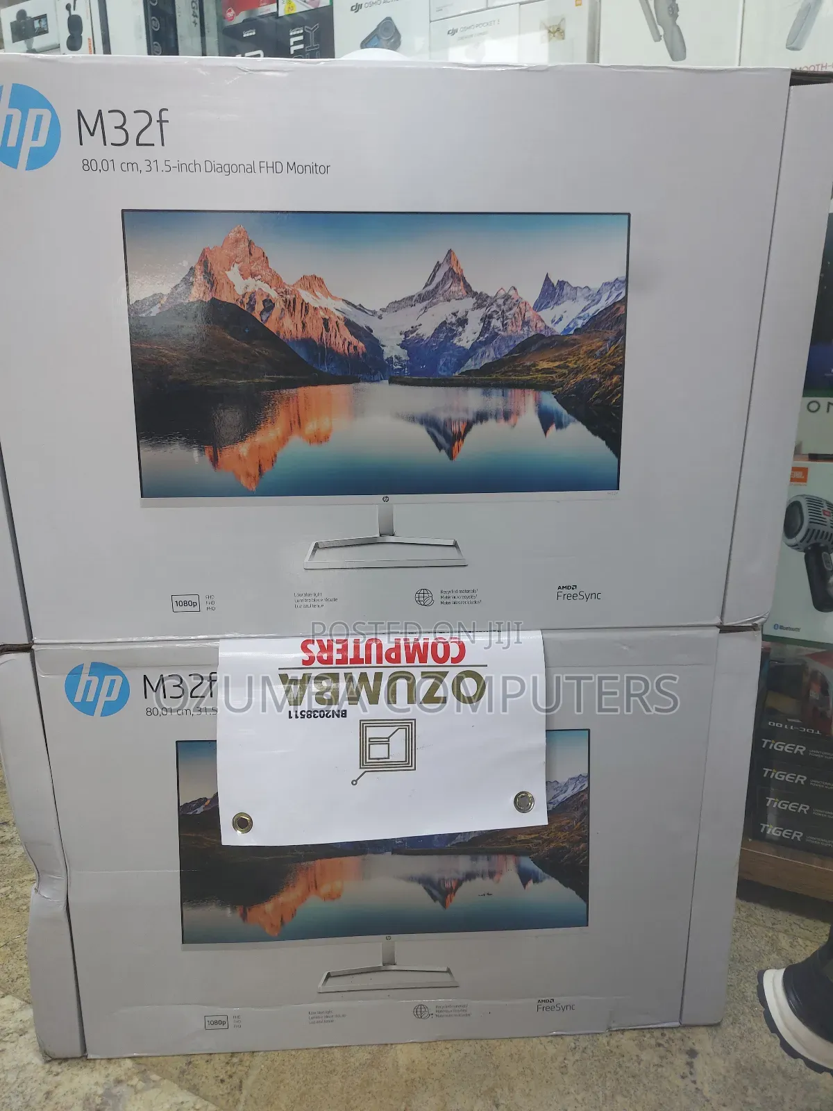 HP M32f Diagonal FHD Monitor