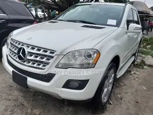 Photo - Mercedes-Benz M Class ML 350 4Matic 2010 White