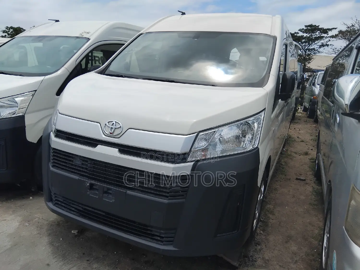 Toyota HiAce 2021 White