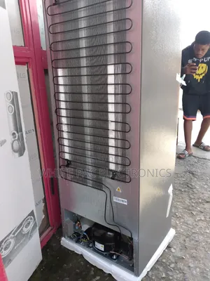 Hisense Upright Freezer 190-litre( 6steps ) Ice Block Maker