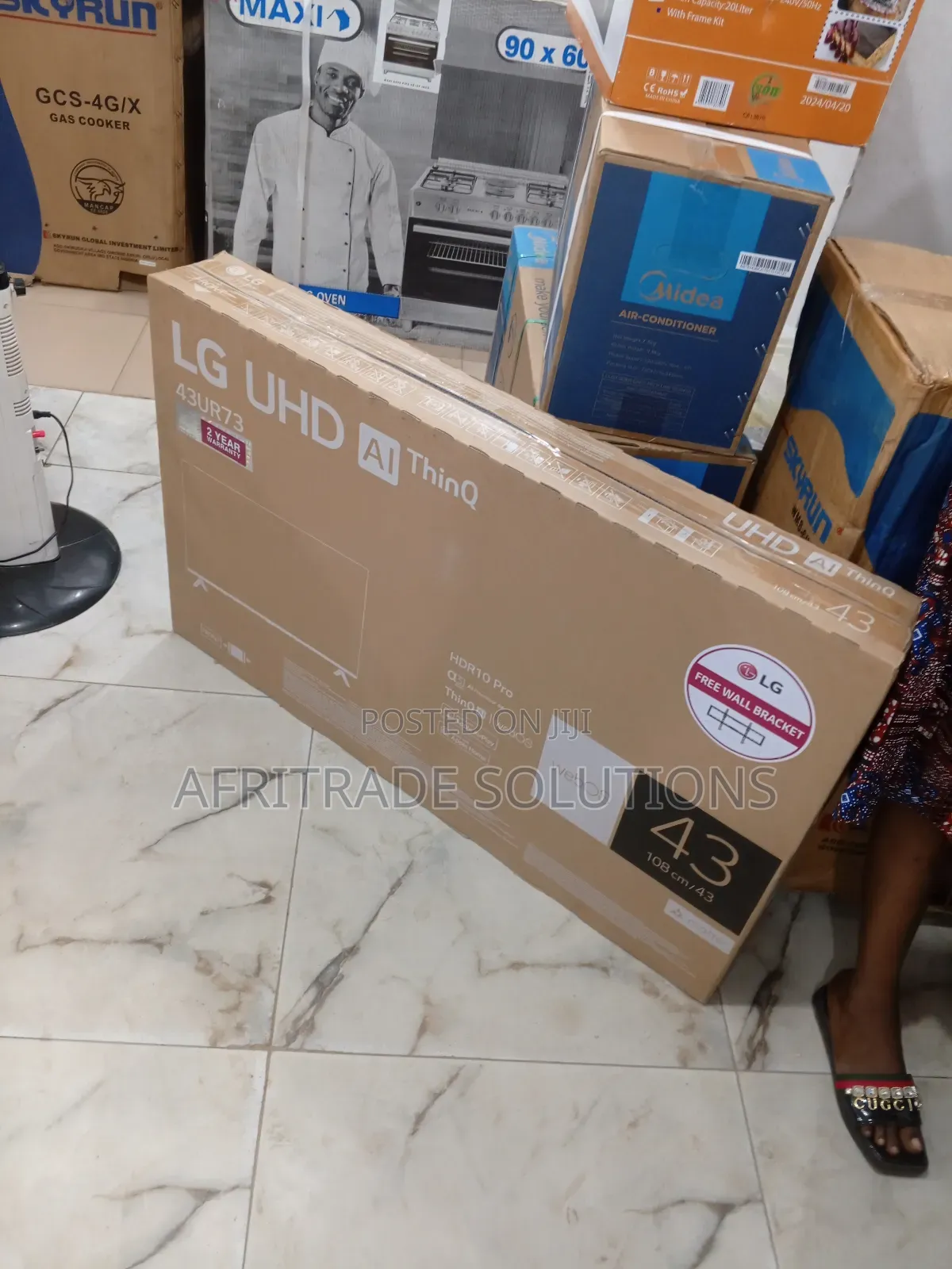 Original 43" LG Ur73 SMART TV