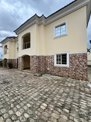 2bdrm Block of Flats in In An Estate Around for rent